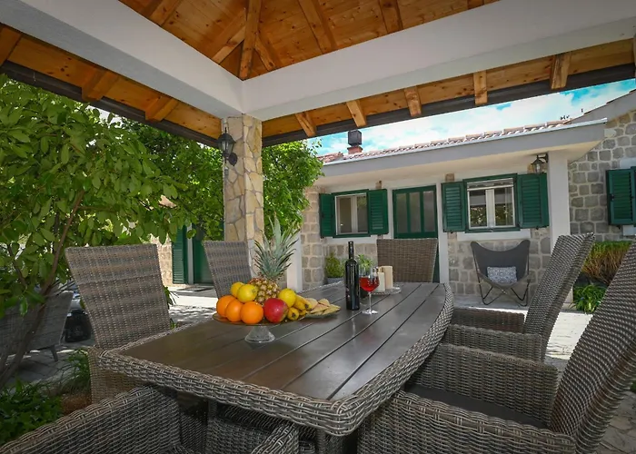 Silentio Luxury With Pool, Jacuzzi & Sauna *