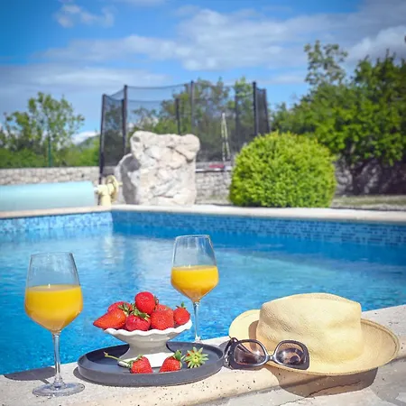 Silentio, Complete Privacy Near Makarska
