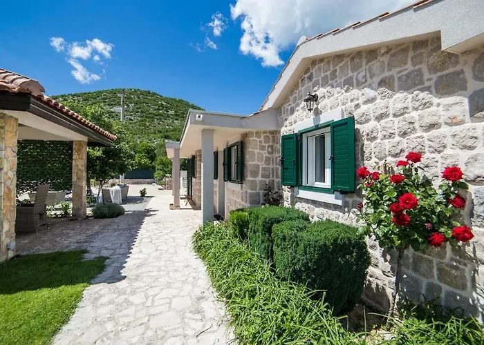 Villa Silentio Luxury With Pool, Jacuzzi & Sauna